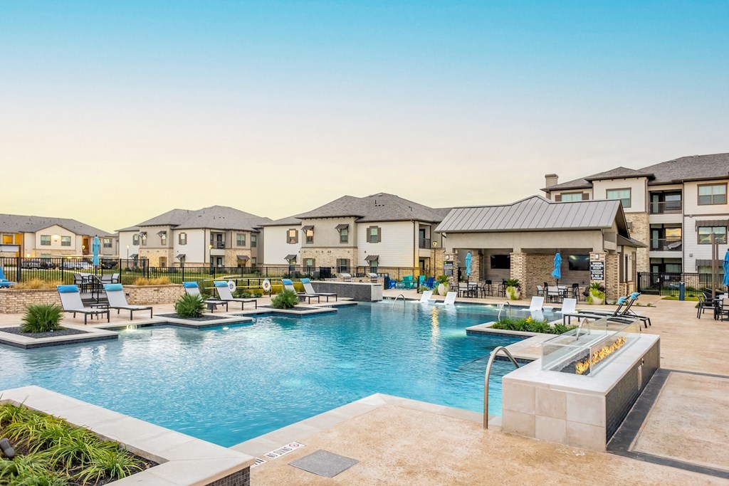 the swimming pool at the preserve at ballantyne commons apartments