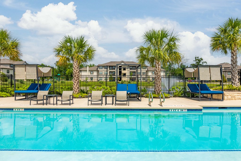 the pool at the preserve at ballantyne commons apartments