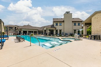2020 South Veterans Blvd 1-3 Beds Apartment for Rent - Photo Gallery 2