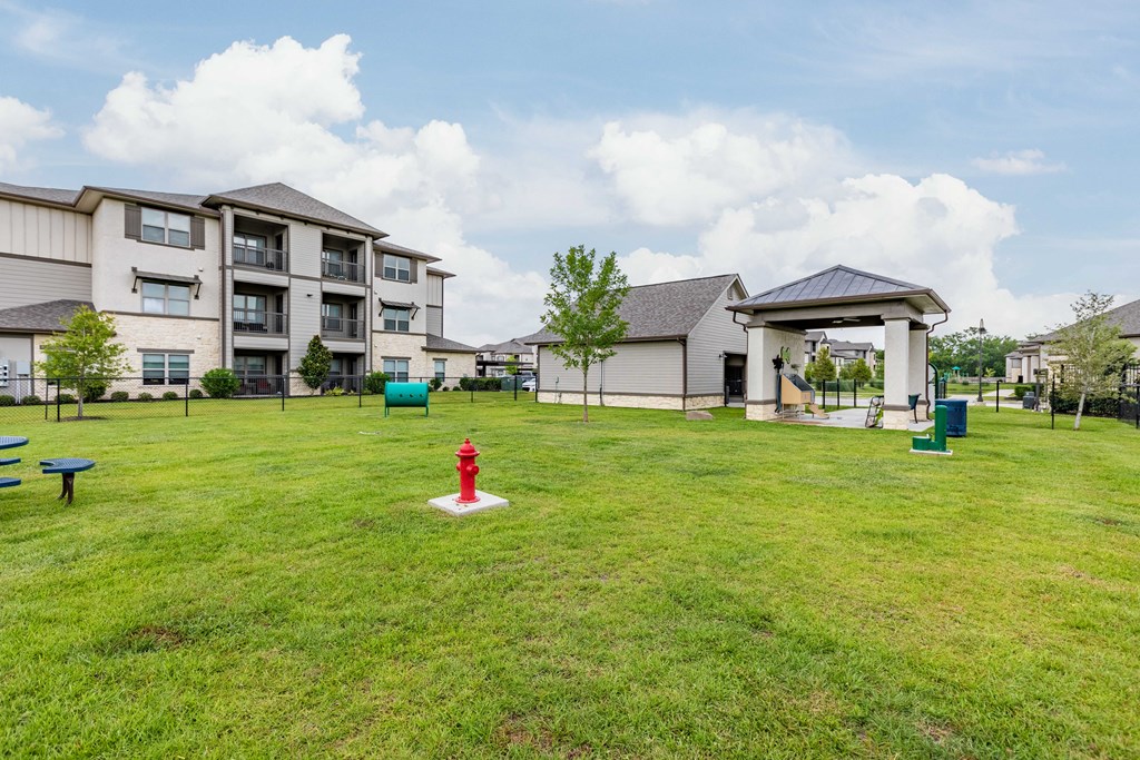 the preserve at ballantyne commons yard with fire hydrant