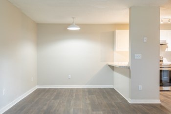 2262 Crippen Ct 1-3 Beds Apartment for Rent - Photo Gallery 14