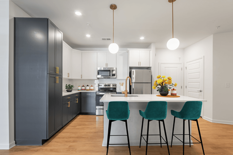 Hawthorne At Oleander