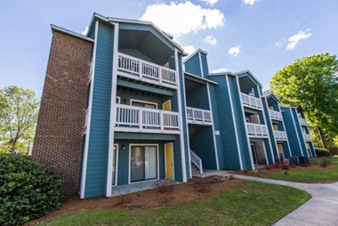 2235 Ashley Crossing Drive 1-2 Beds Apartment for Rent - Photo Gallery 1