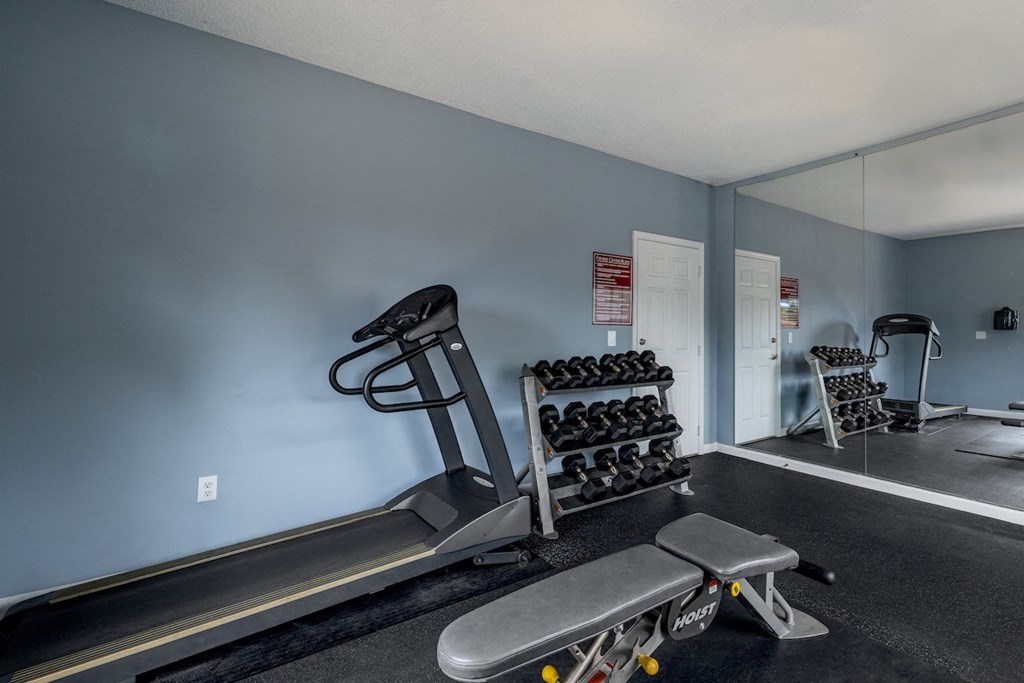the preserve at ballantyne commons fitness room with treadmill and weights