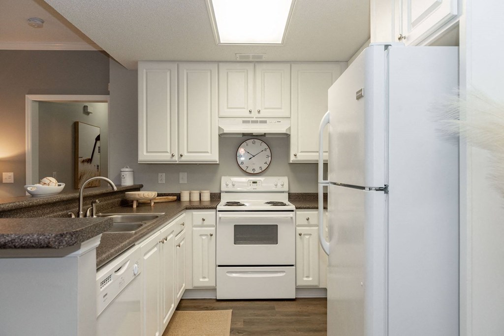 Home Interior Highlight Fully-Equipped Kitchen Featuring NEW Appliances and Breakfast Bar