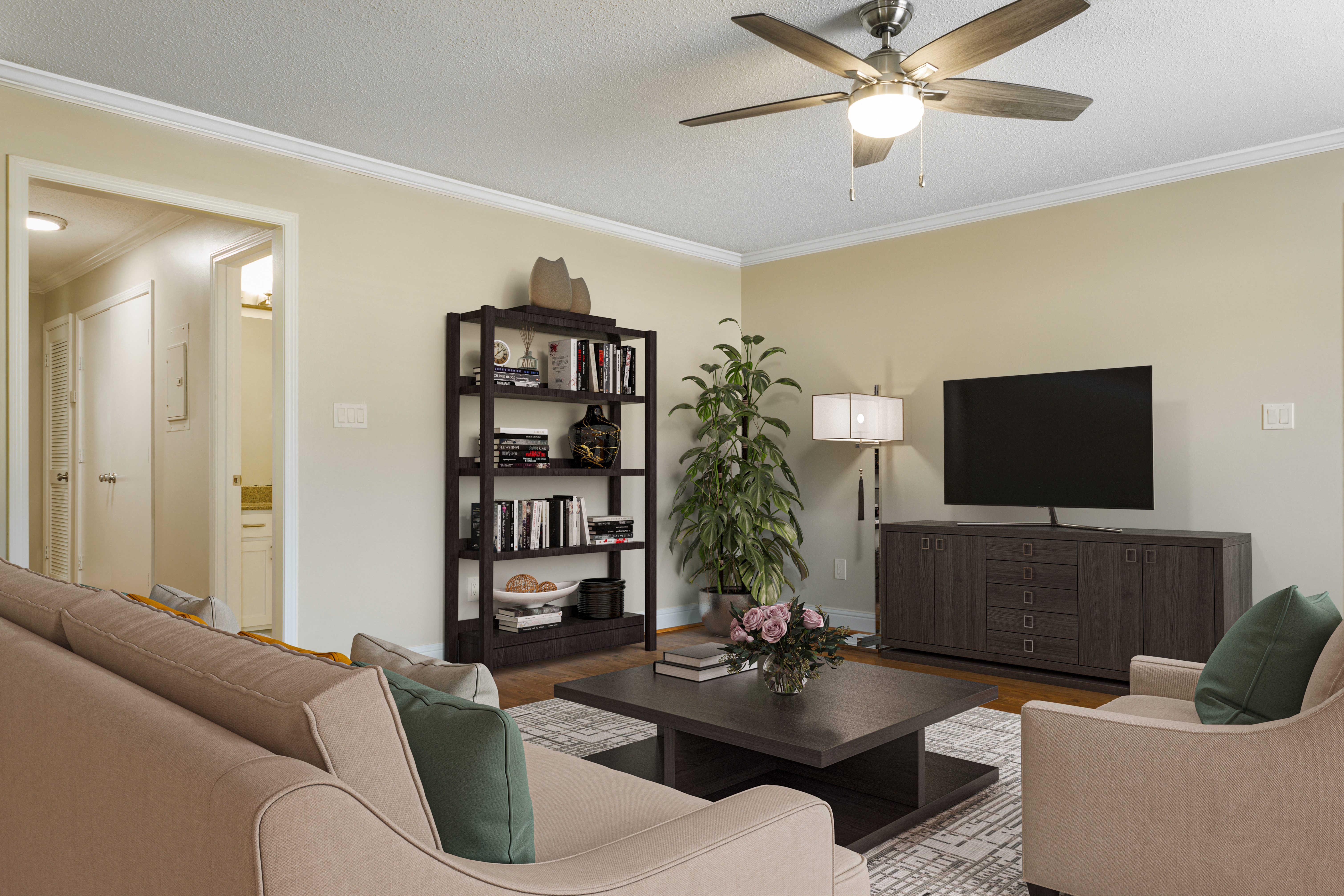 The Glens is a similar property to Eastwood Manor located in Tuscaloosa