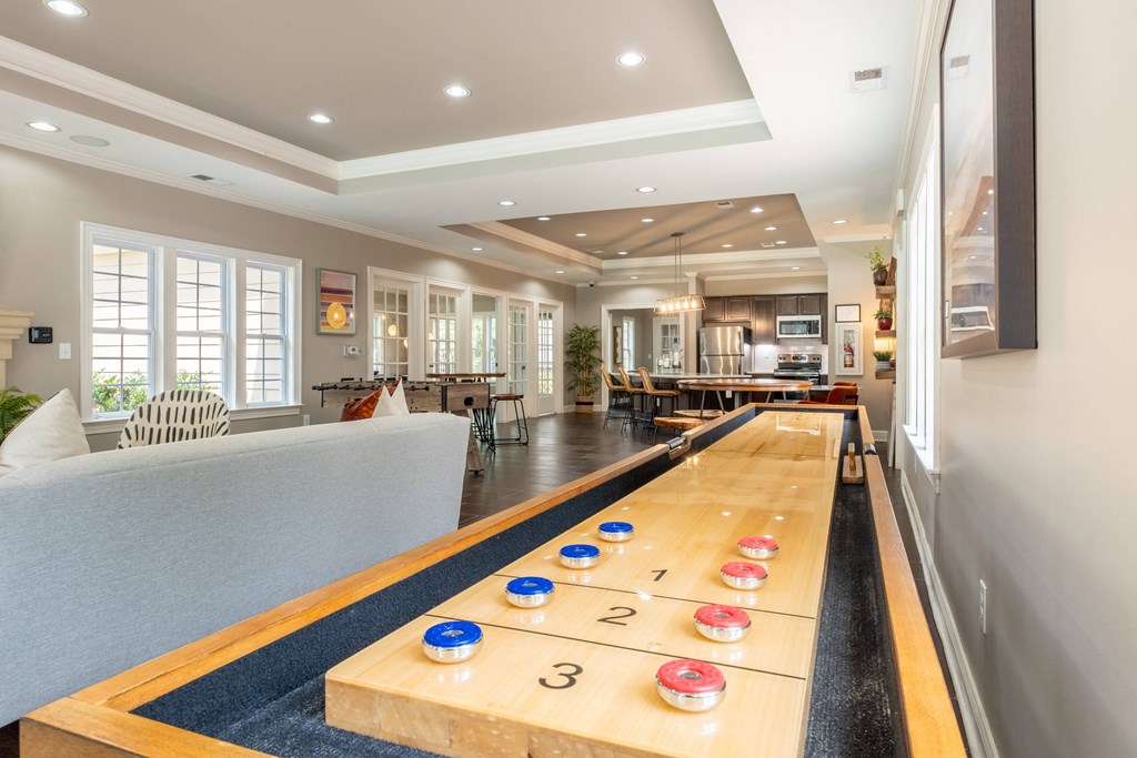 additional photo for property listing at chic digs with room to stretch out in the village 22 car