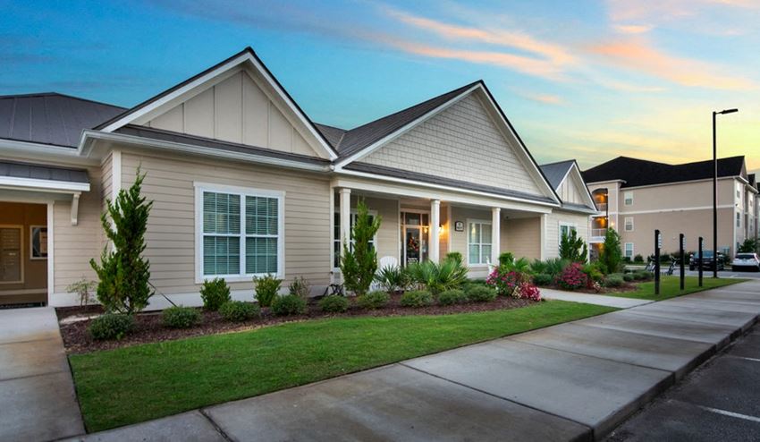 Welcome home to Stephens Pointe in Wilmington, NC - Photo Gallery 1