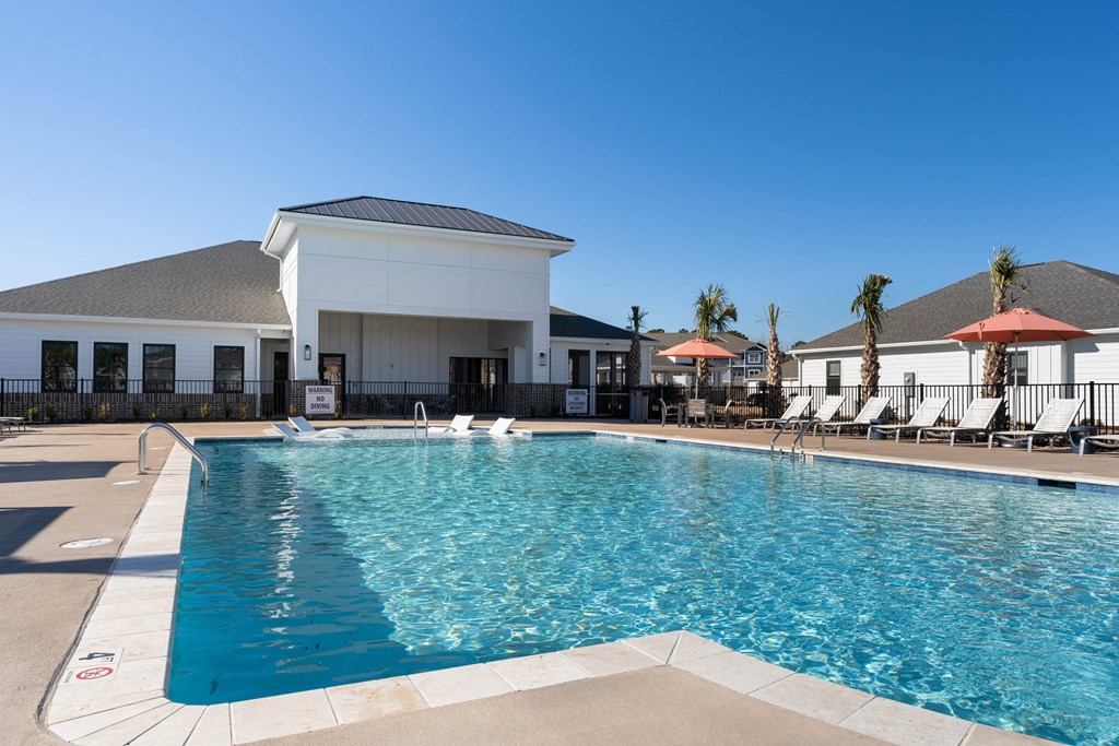 the swimming pool at the resort at longboat key club