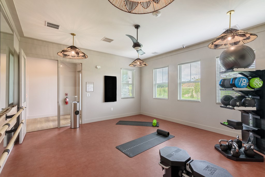 Hawthorne At The Crest