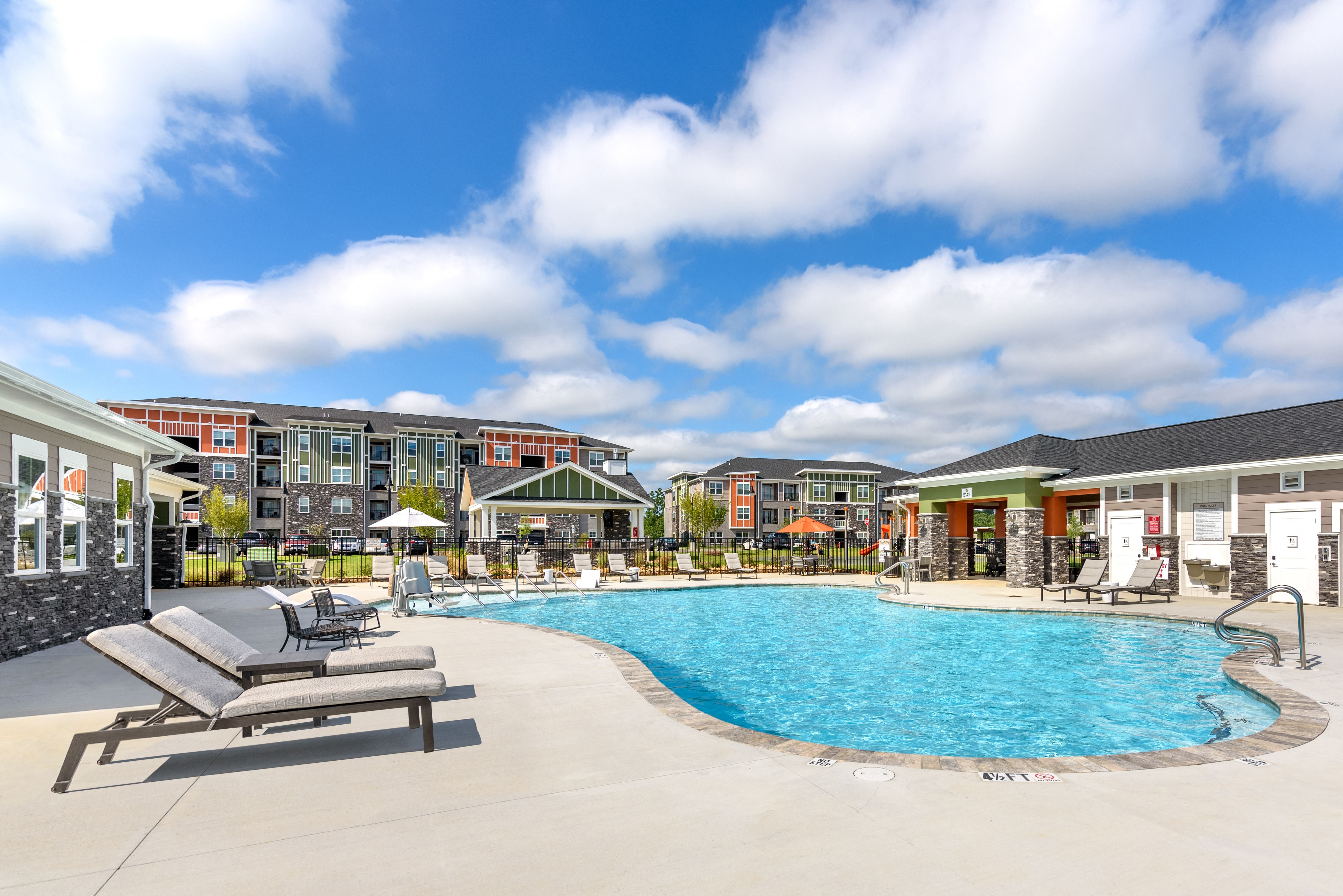 Hawthorne At The Crest