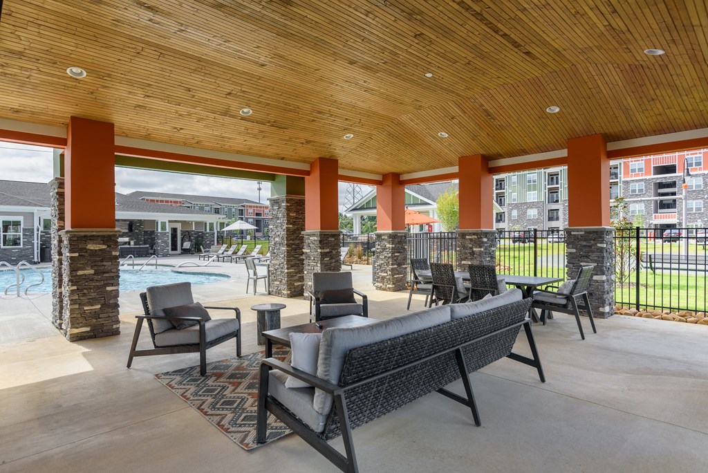 Hawthorne At The Crest