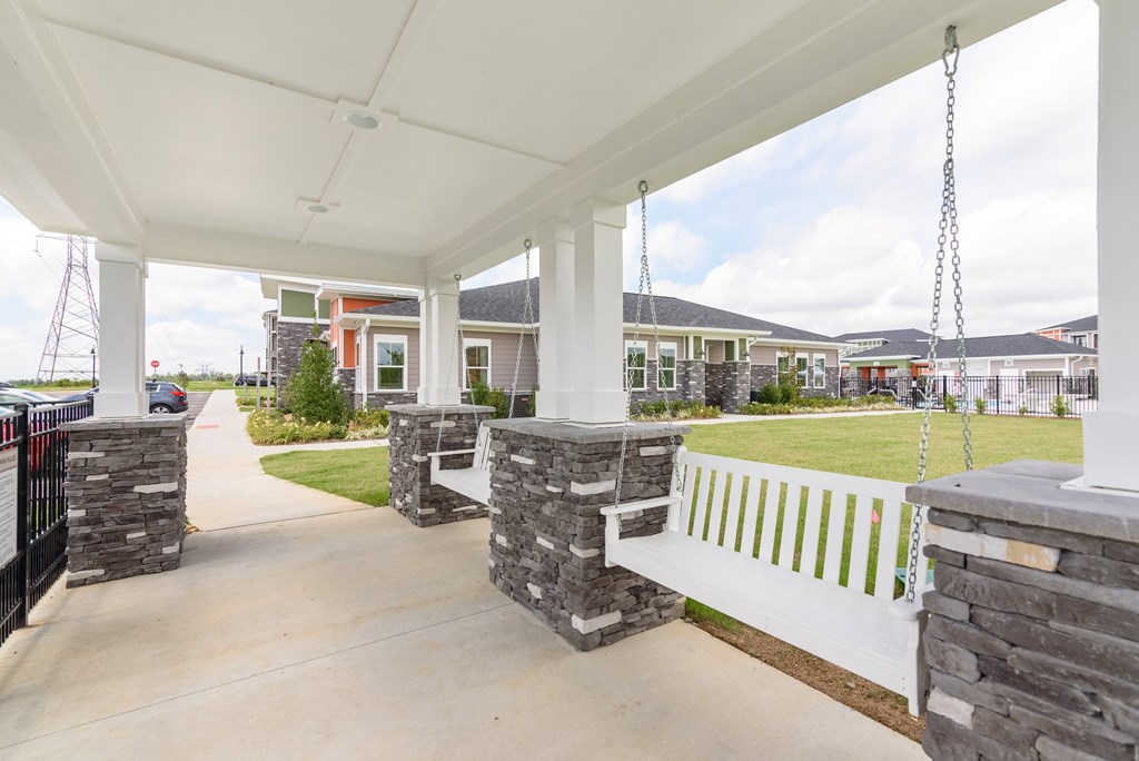 Hawthorne At The Crest