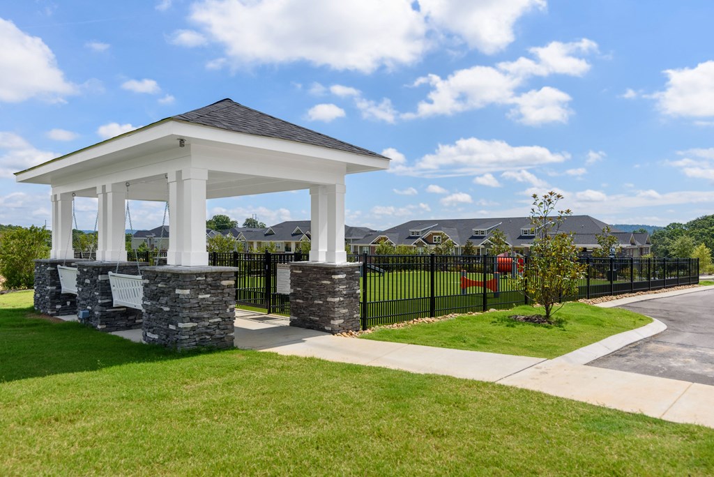 Hawthorne At The Crest