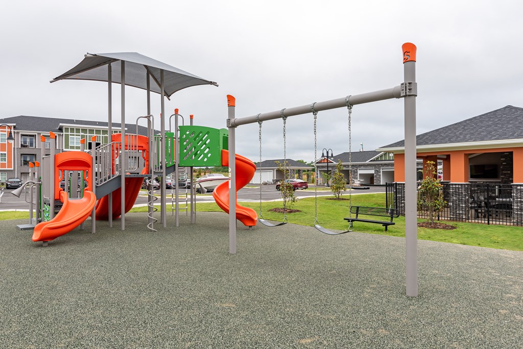 Hawthorne At The Crest