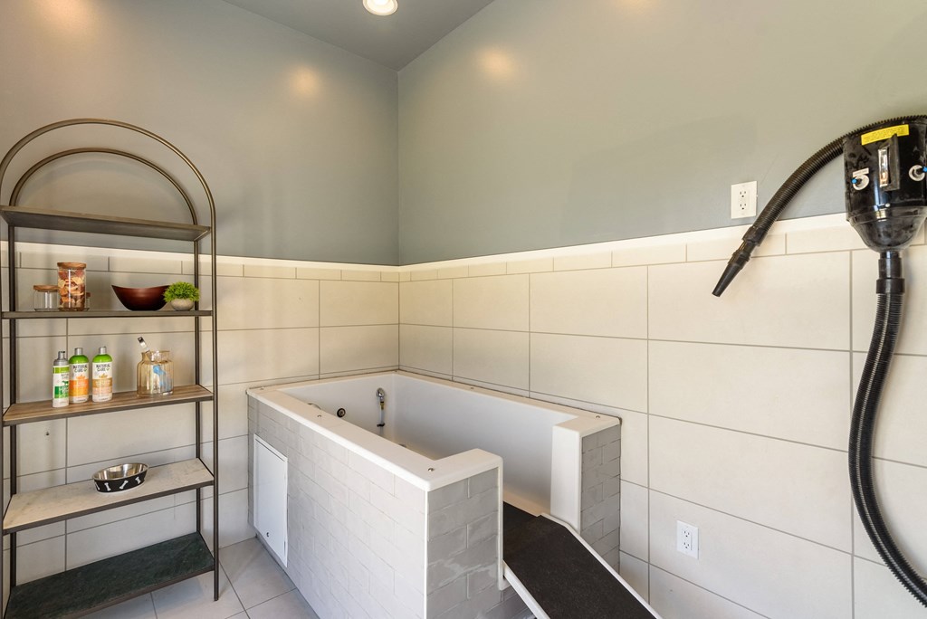 Hawthorne At The Crest