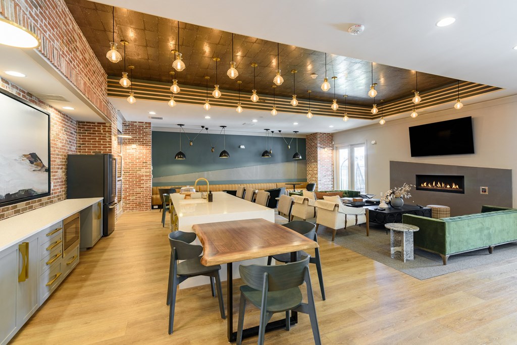 Hawthorne At The Crest