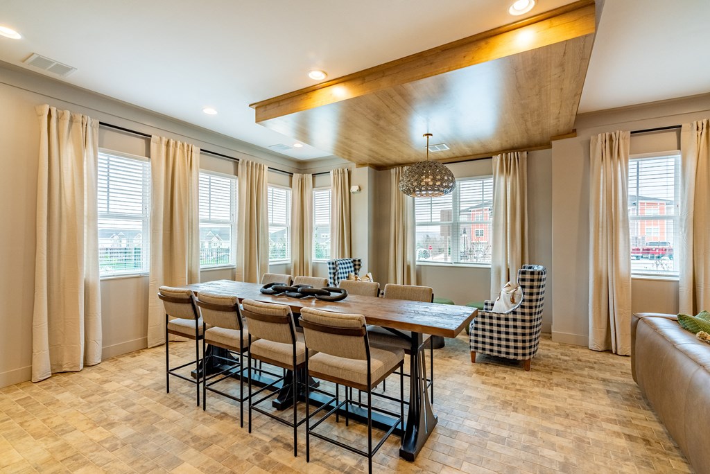 Hawthorne At The Crest