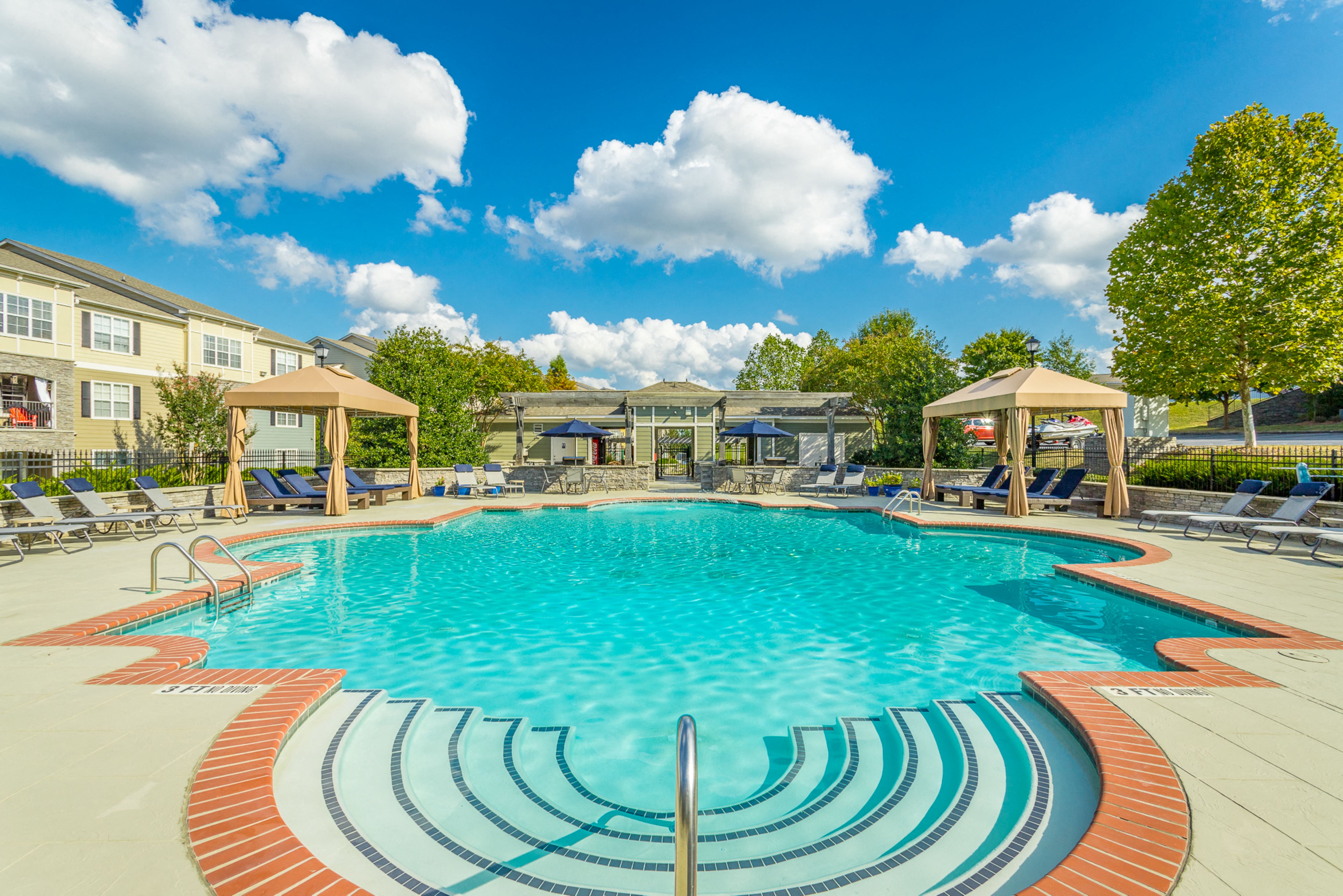Sparkling swimming pool at Amberleigh Ridge