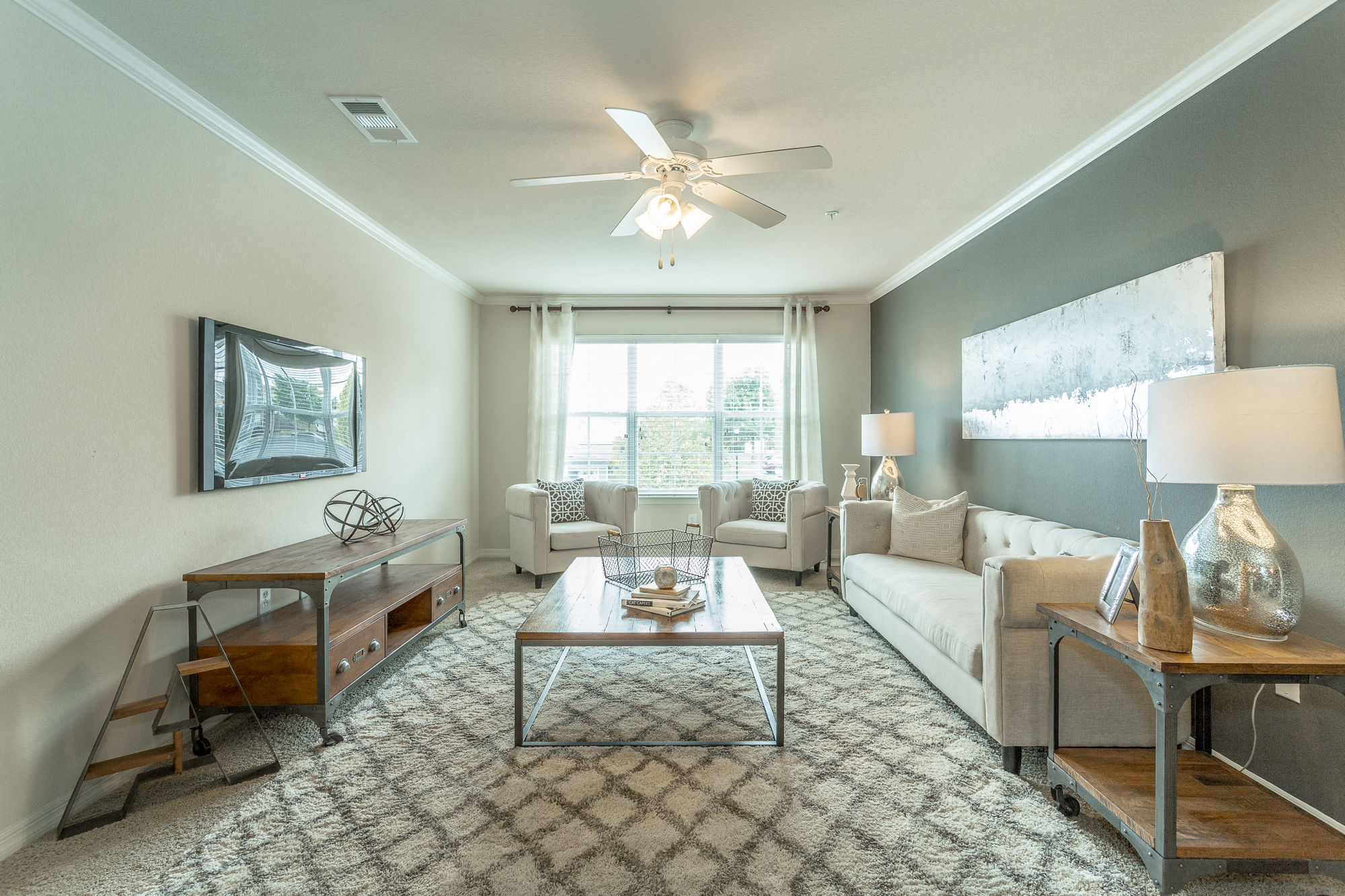 Spacious living room at Amberleigh Ridge