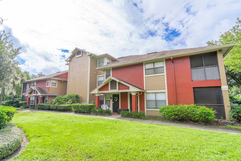 Exterior Views of The Avenues of Baldwin Park in Orlando, FL