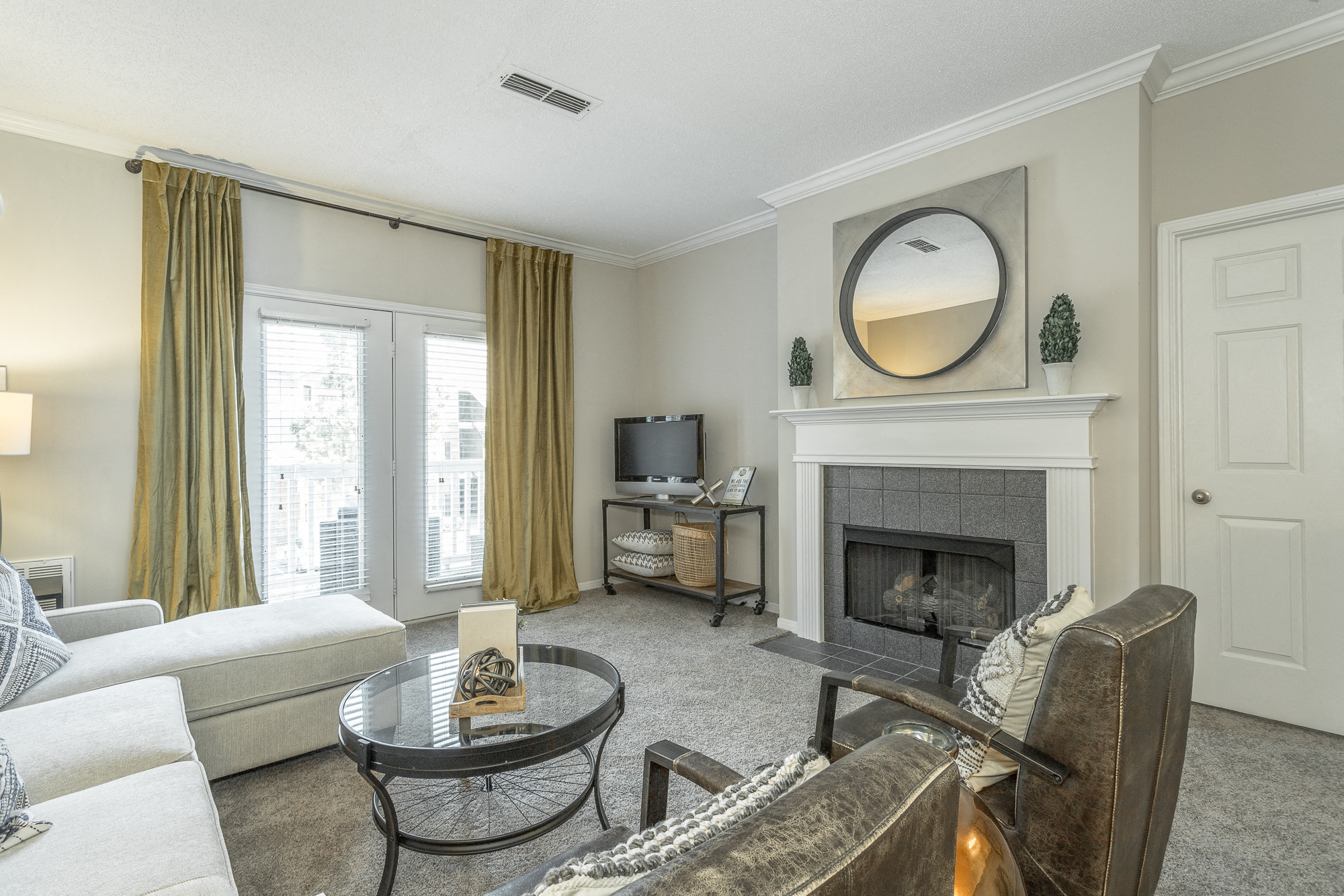 Avenues Of Lakeshore