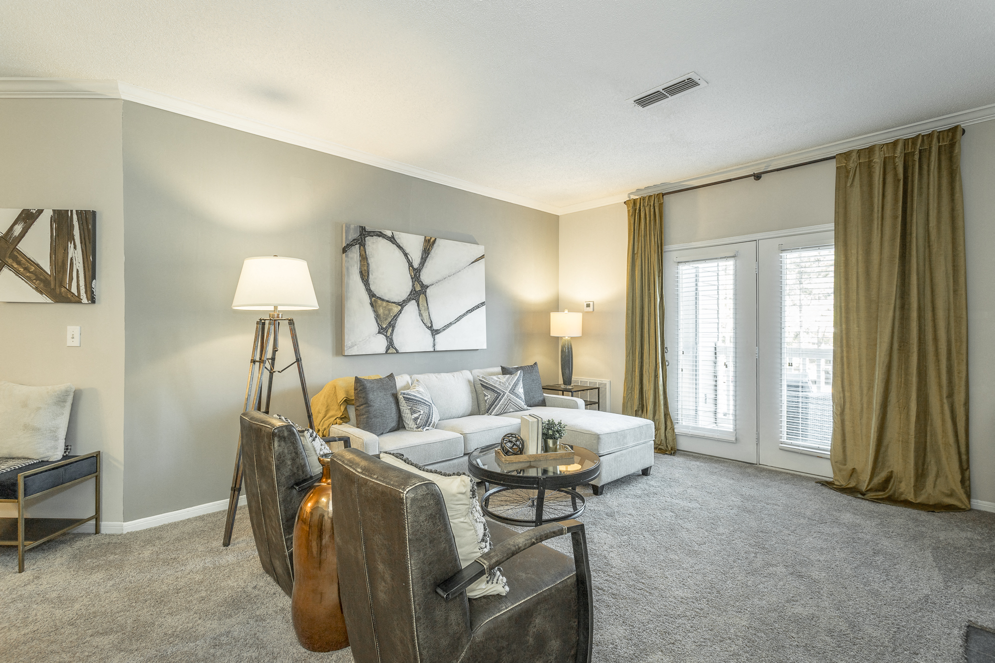 Avenues Of Lakeshore