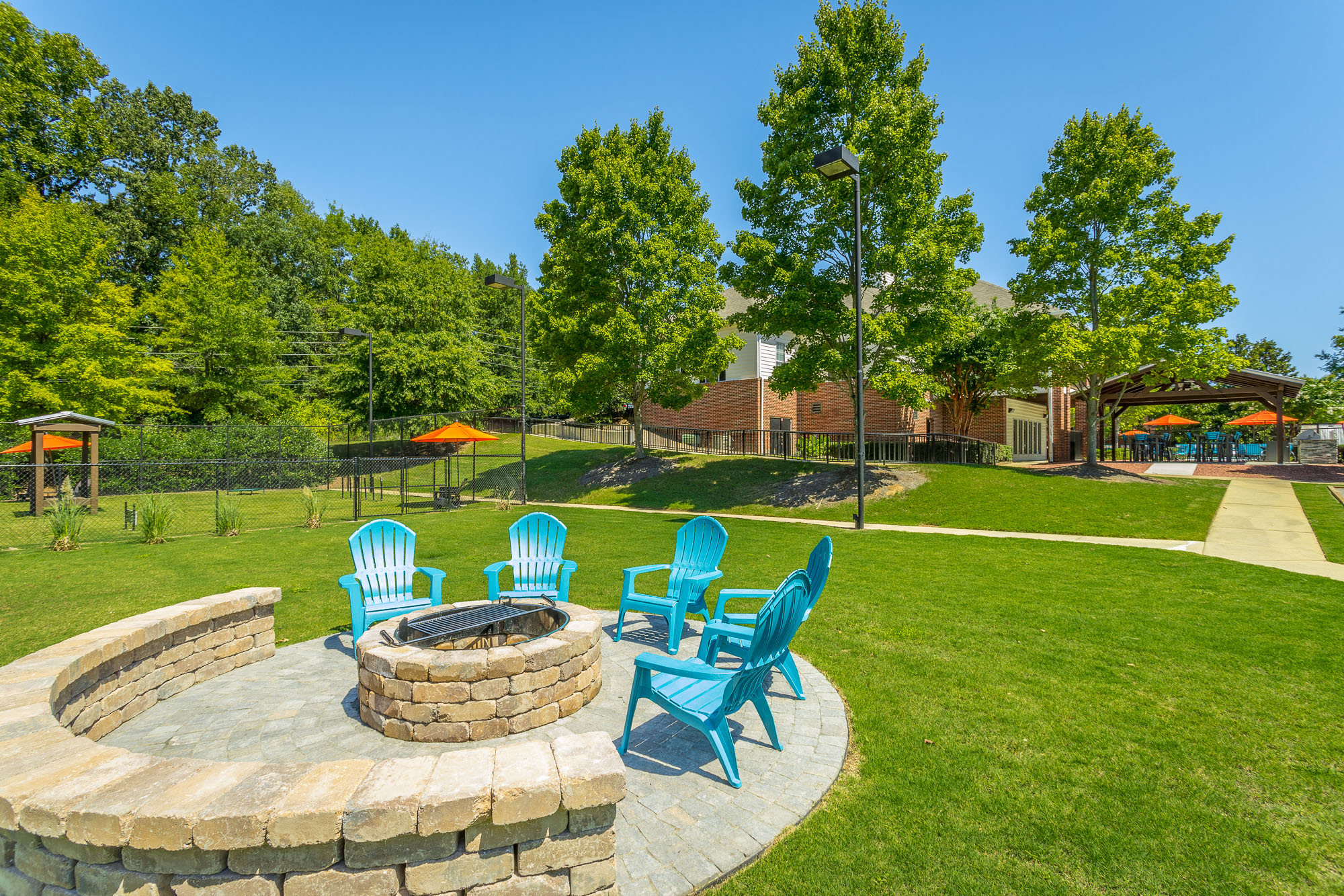 Avenues Of Lakeshore