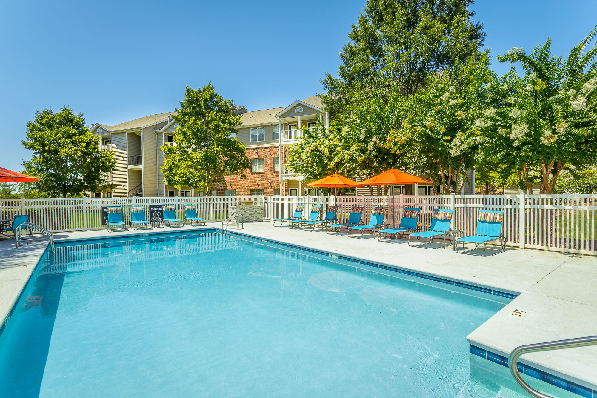 Avenues Of Lakeshore