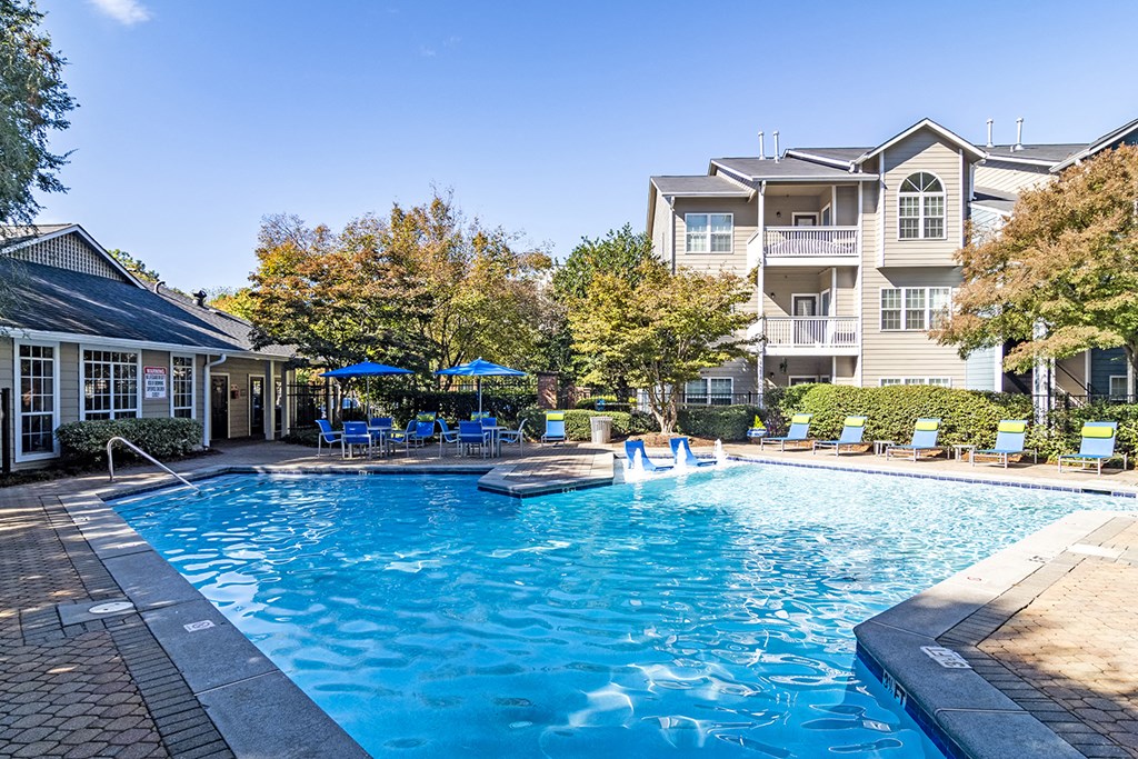 the swimming pool at the preserve at polk apartments