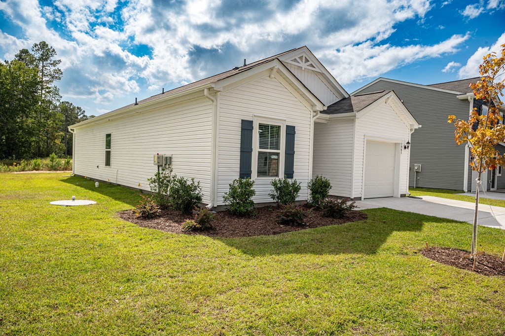 exterior of 3 and 4 bedroom rental home