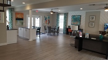 3350 Wedgewood Rd NE 1-3 Beds Apartment for Rent - Photo Gallery 5