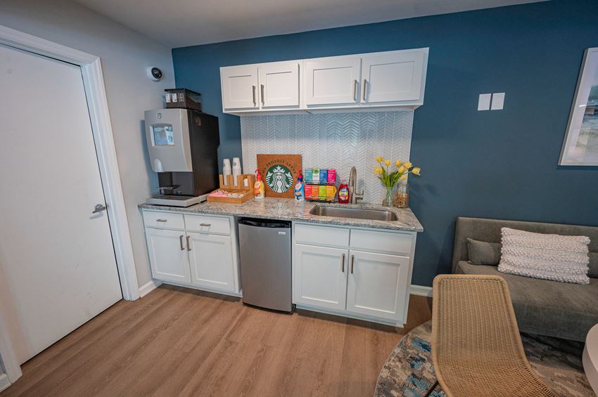 818-102 Strickland Place 1-2 Beds Apartment for Rent - Photo Gallery