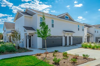 Anthem Apartments And Cottages