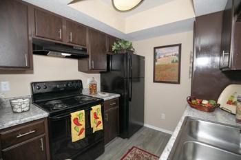 kitchen with dark cabinets - Photo Gallery 13