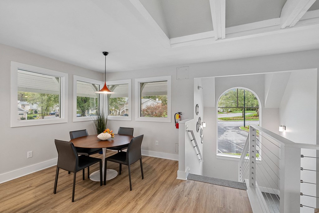 Amenities Resident Lounge at Hawthorne at Oak Ridge in Greensboro, NC