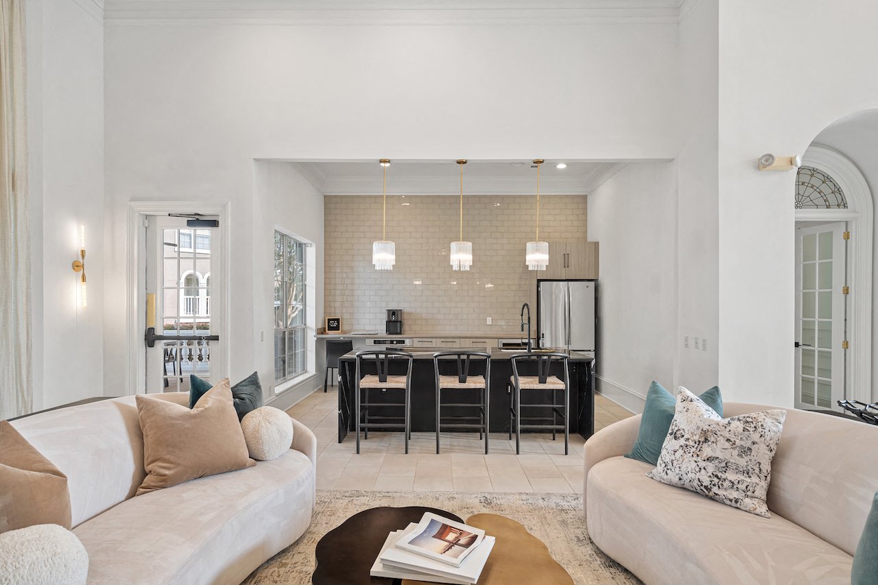 Hawthorne At The Carlyle Apartments, 620 Halton Road, Greenville