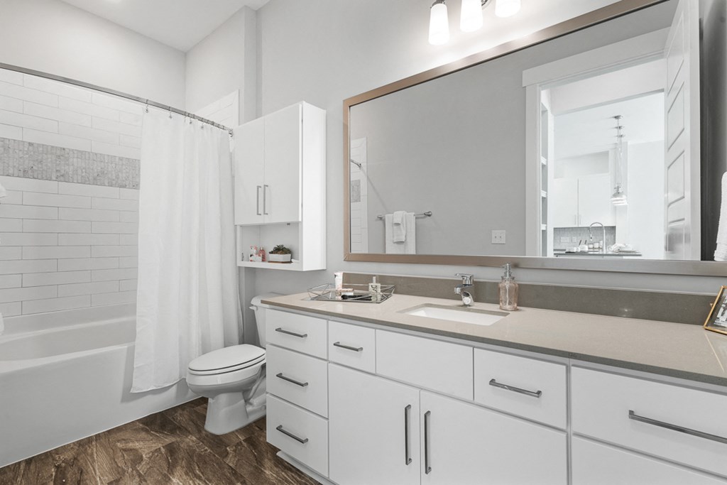 Stylish bathroom vanity Hawthorne at Friendly