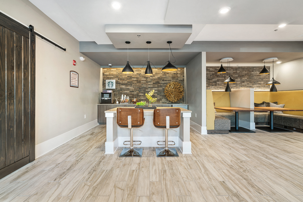 Resident Lounge with Coffee Bar and Coworking Spaces Hawthorne at Friendly