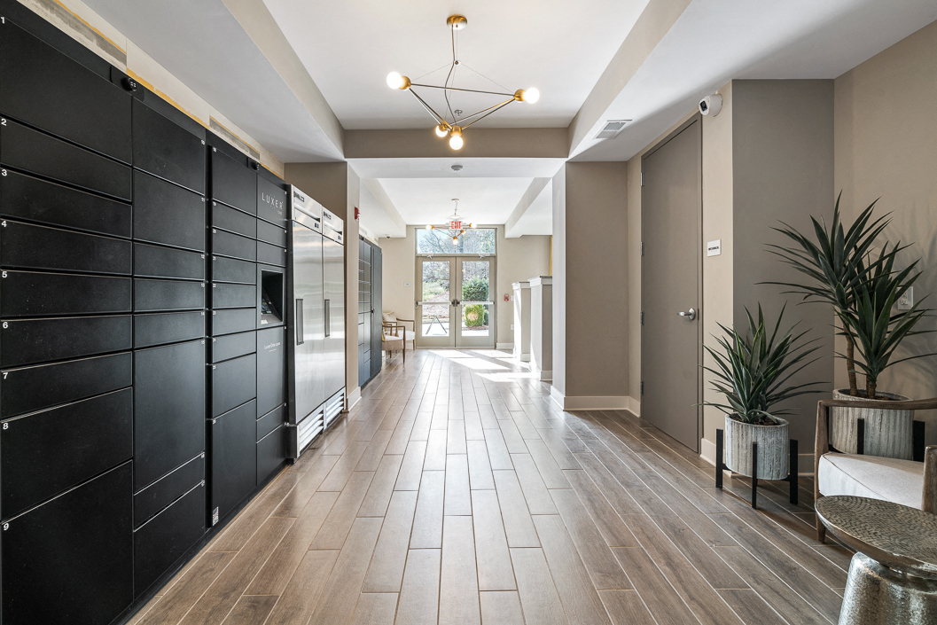 24-Hour package pick up with refrigerated unit for meal delivery