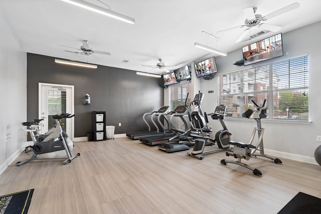 the gym at the windsor pointe apartments oh