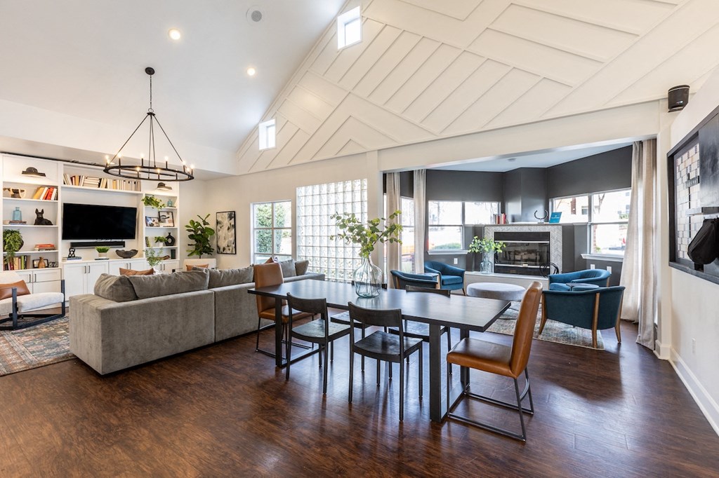 Community Clubhouse and Resident Lounge with Complimentary Starbucks Coffee and Wi-Fi