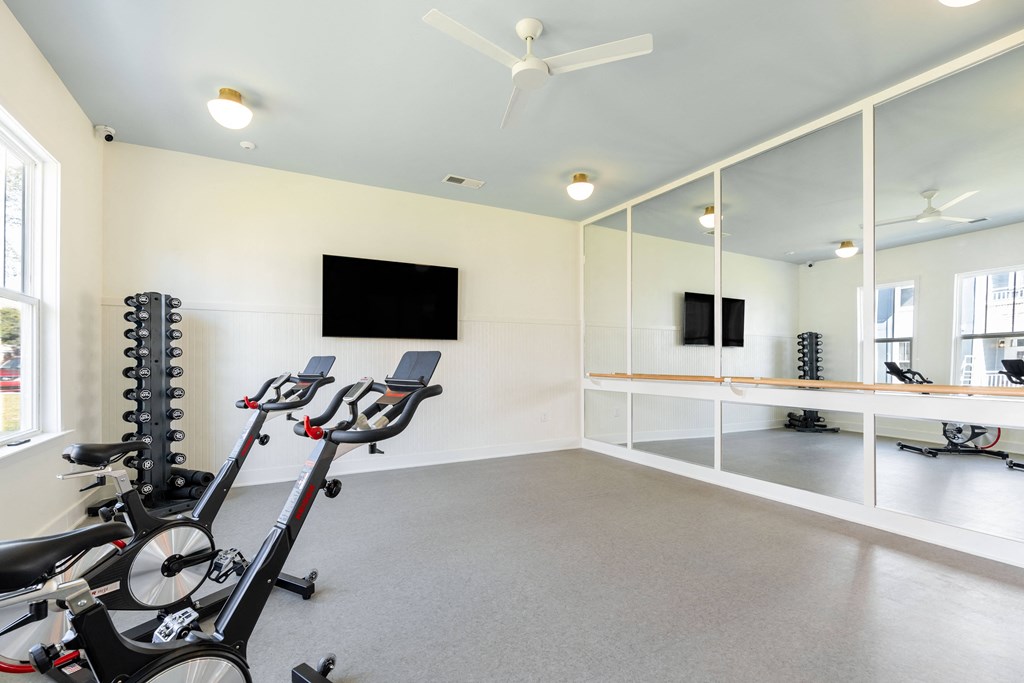 the gym at the flats at big tex apartments