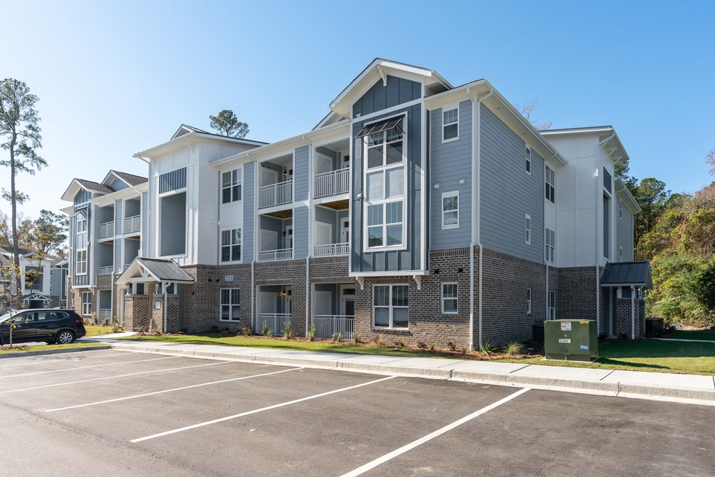 exterior view at the falls at borough park apartments