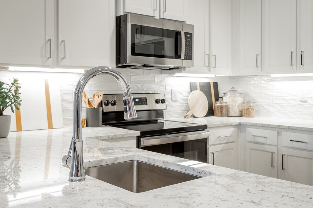 Hawthorne At The Crest