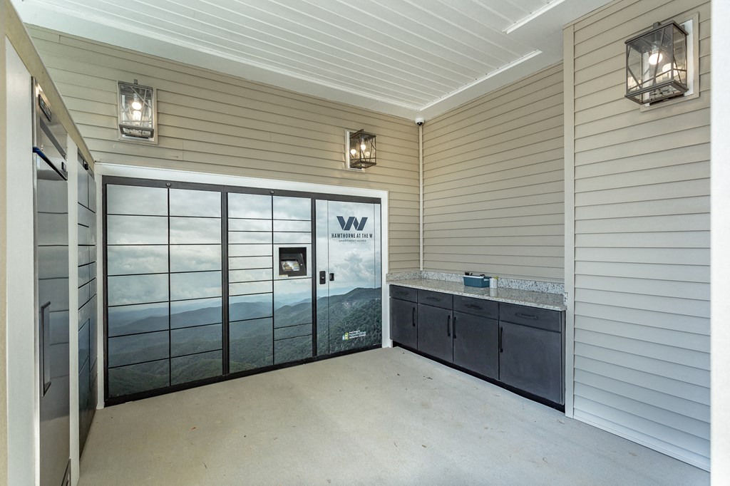 Hawthorne at the W Parcel Pending Lockers