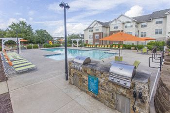 Outdoor grilling station at Hawthorne at Main