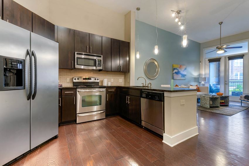 808 Hawthorne Lane 1-3 Beds Apartment for Rent - Photo Gallery