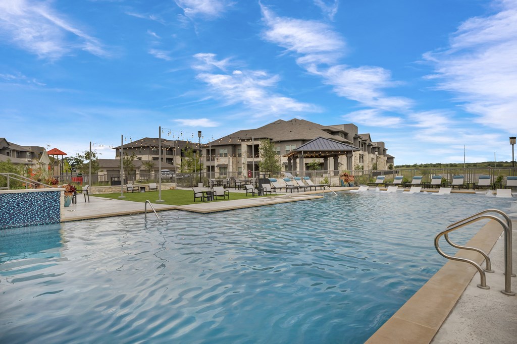 hawthorne at blanco riverwalk pool