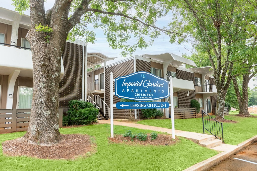 Leasing Office Exterior